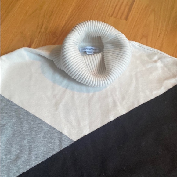 Colorblock Turtleneck Sweater - Black, Gray, and White - Picture 3 of 4